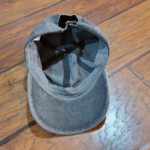 Baseball cap - Picture 6 of 7